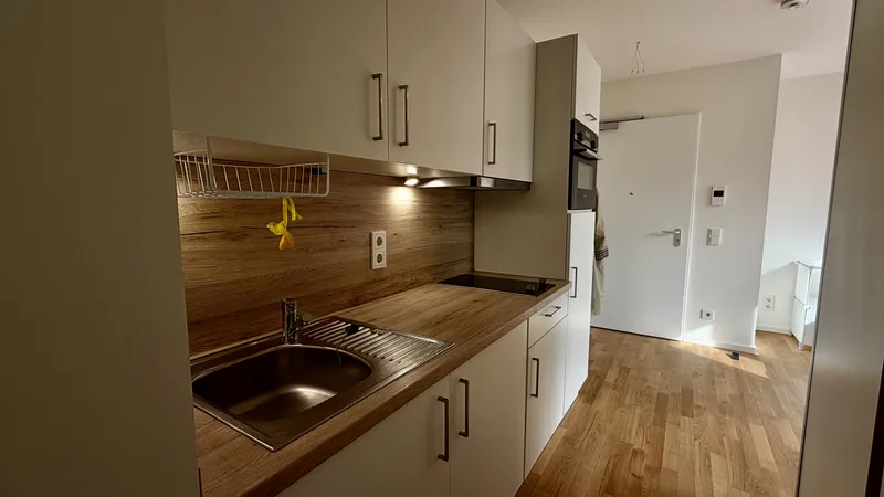 Möblierte 1,5-Zimmer-Wohnung mit ca. 35 m² in Berlin-Mitte zu vermieten — photo 1